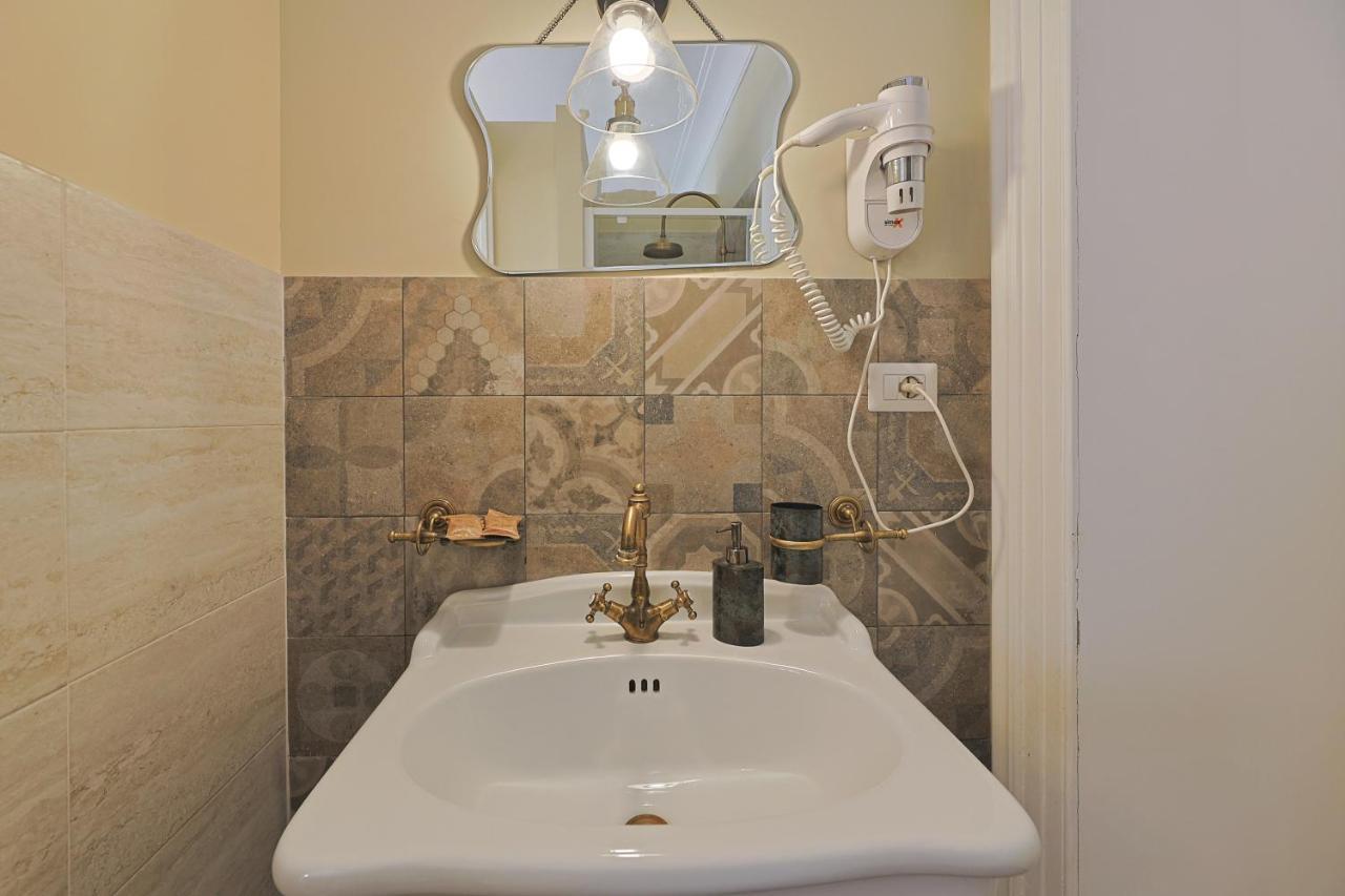 Art House Suites56 Via Del Babuino 56 Rom Exteriör bild