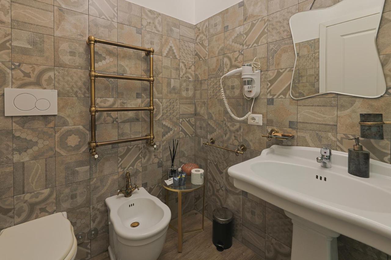 Art House Suites56 Via Del Babuino 56 Rom Exteriör bild