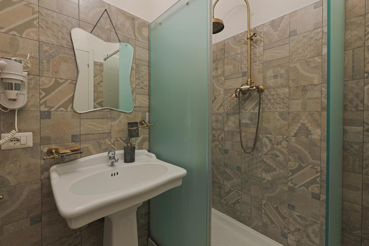 Art House Suites56 Via Del Babuino 56 Rom Exteriör bild